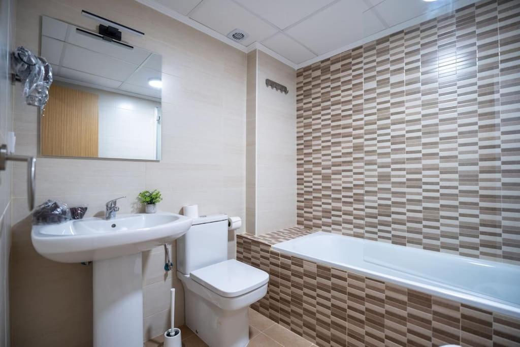 אליקאנטה Amplio Apartamento 2 Dormitorios Cerca De La Playa מראה חיצוני תמונה